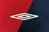 umbro-reversible-jersey-detail-shot